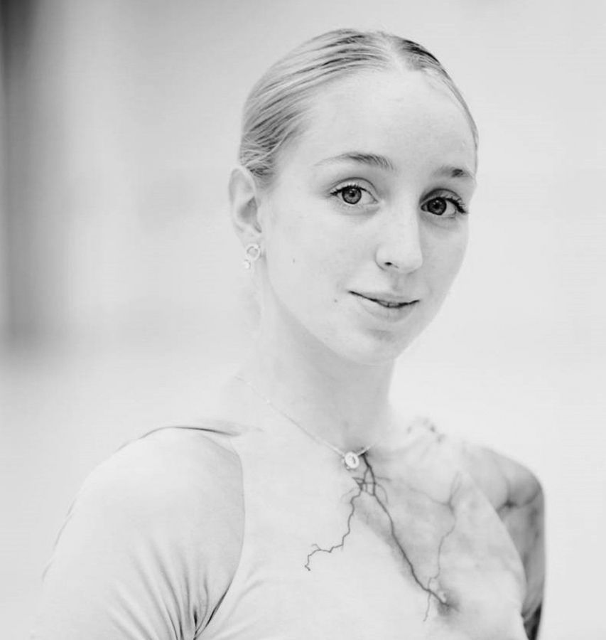 ELÉNA TROISFONTAINES